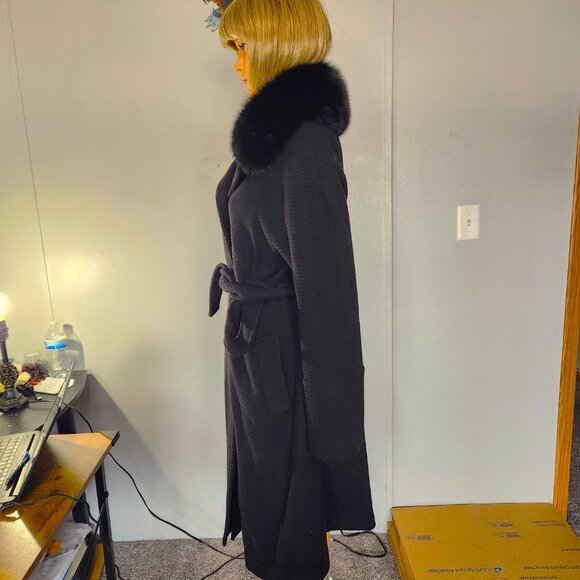 #706 Small wool blend/fox fur coat - Picture 3 of 4